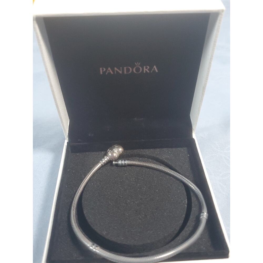 Authentic PANDORA Moments Heart Clasp Snake Chain Charm Bracelet W/ Box - Picture 11 of 16